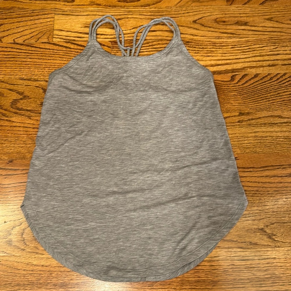 Ivvia(kids lululemon discontinued) tank top